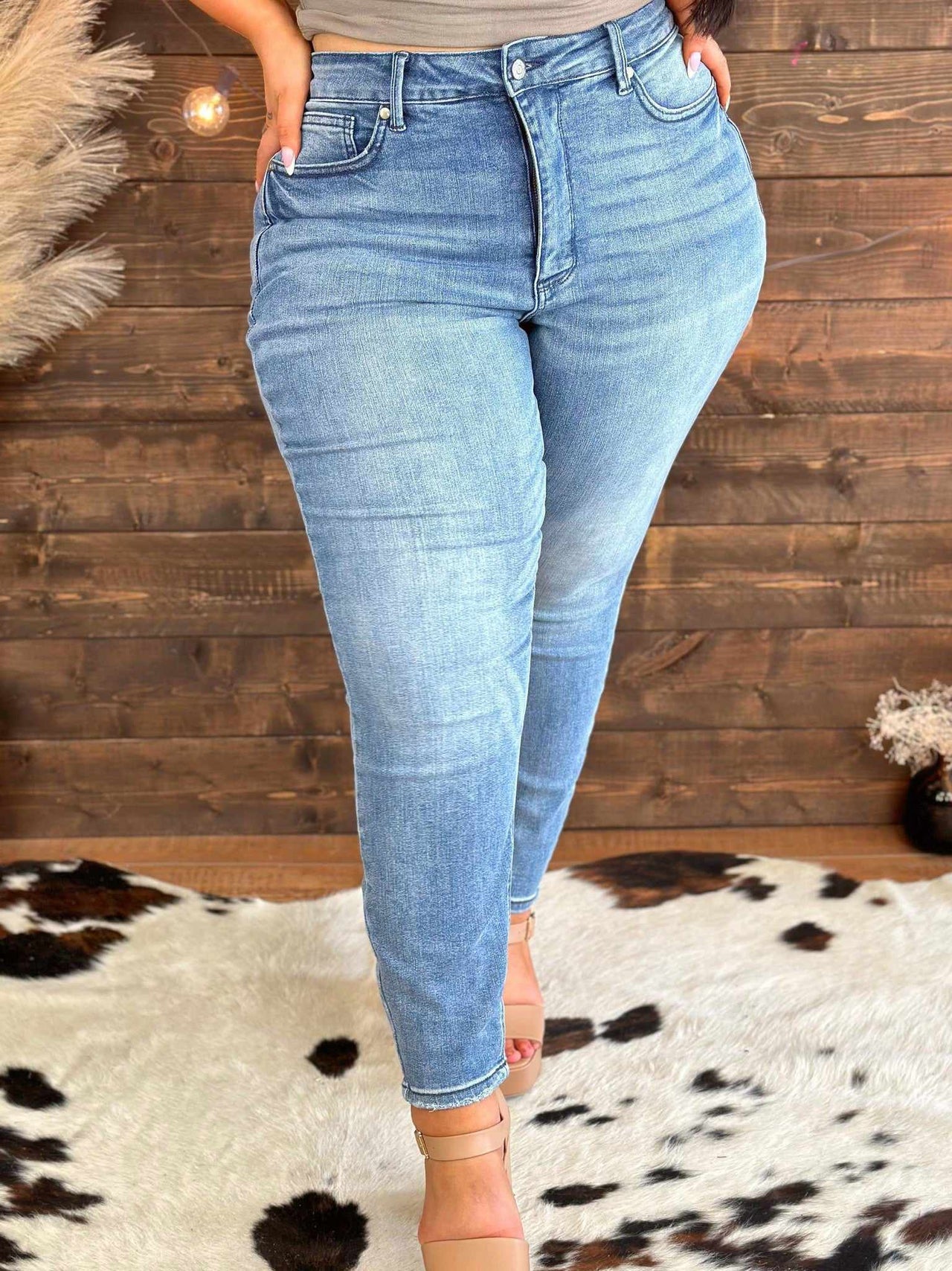 Vintage Girl High Waisted Tummy Control Skinny Jeans