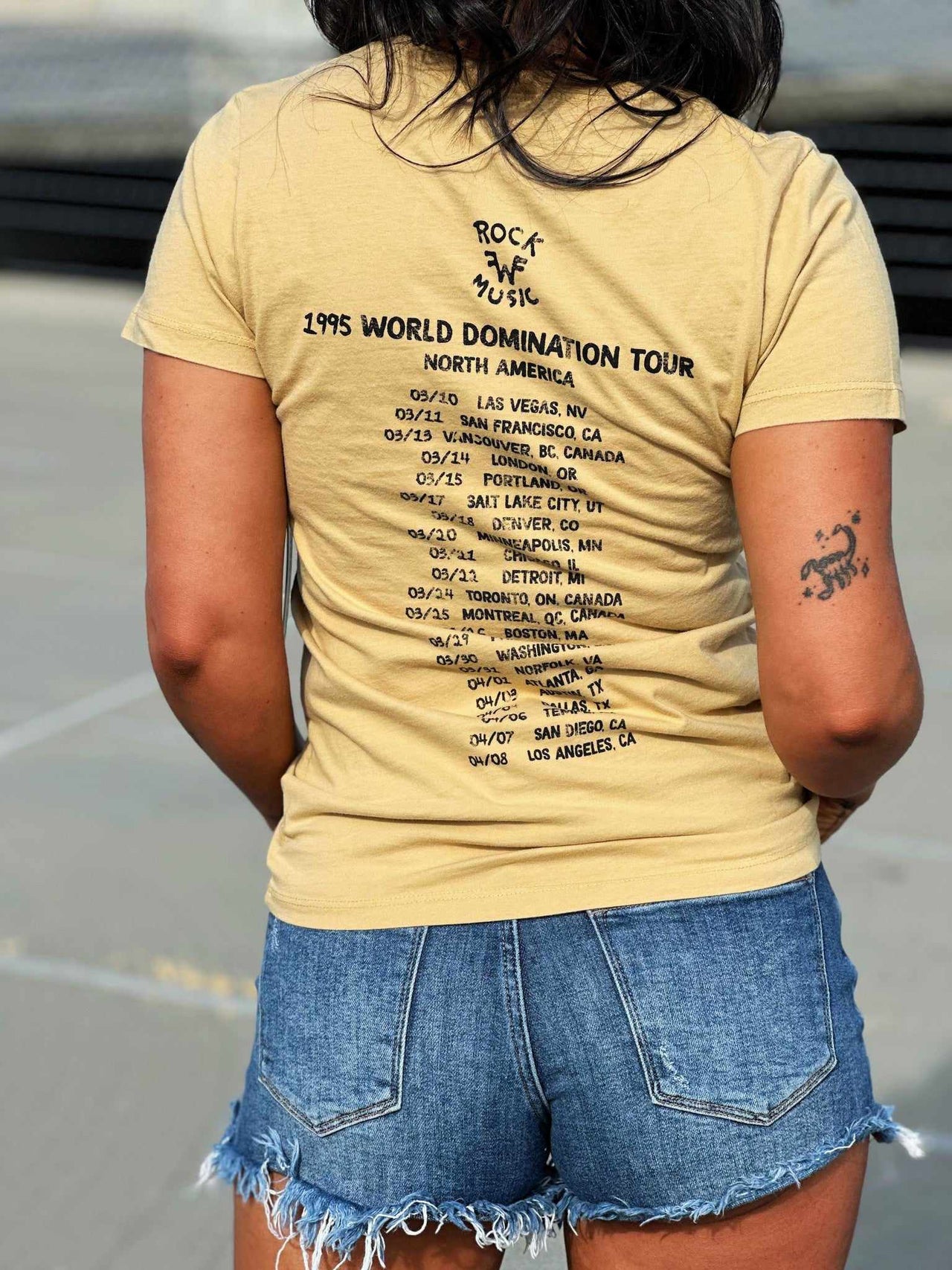 Weezer Domination Tour T shirt