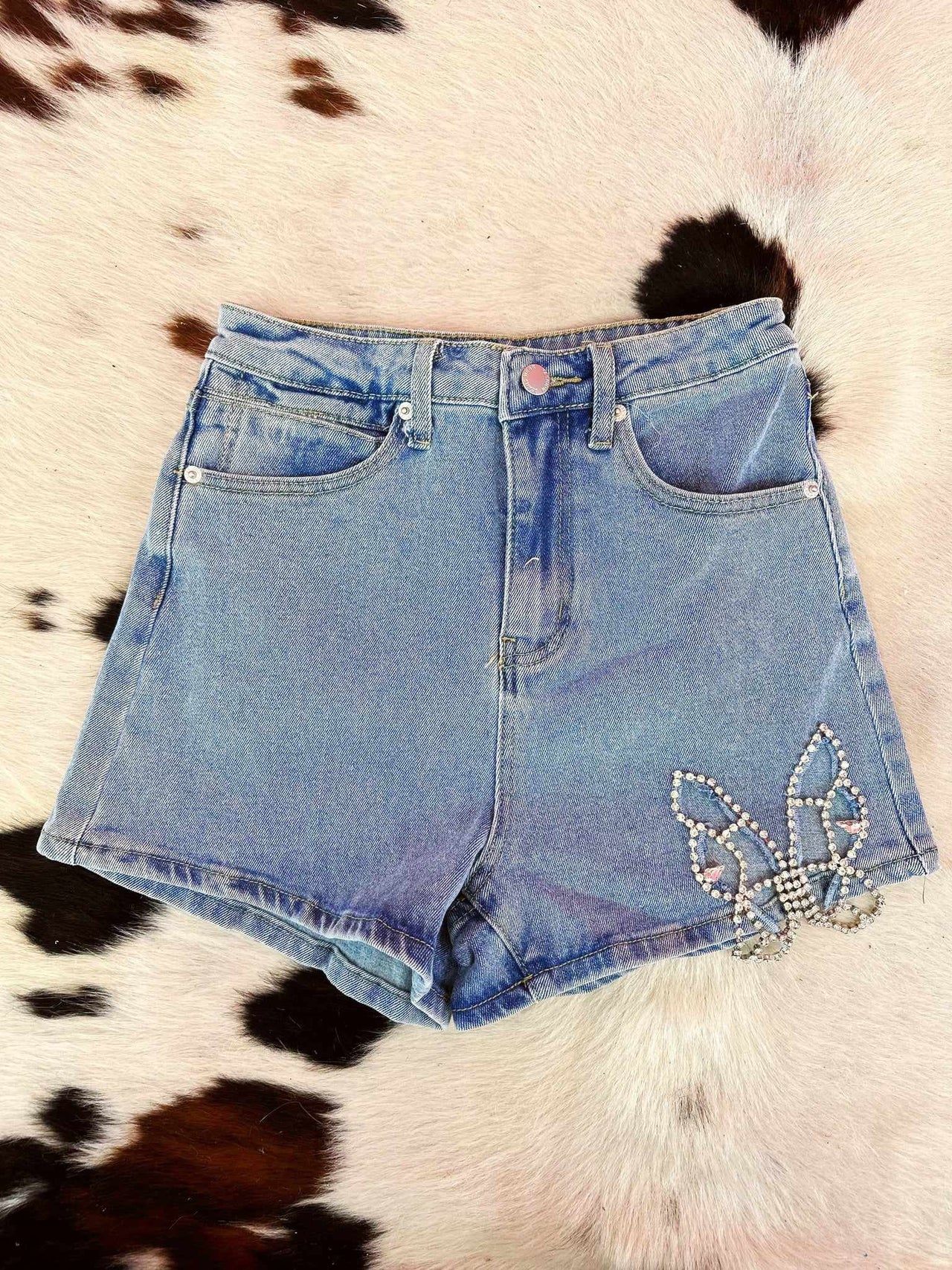 Jean shorts with rhinestone butterfly