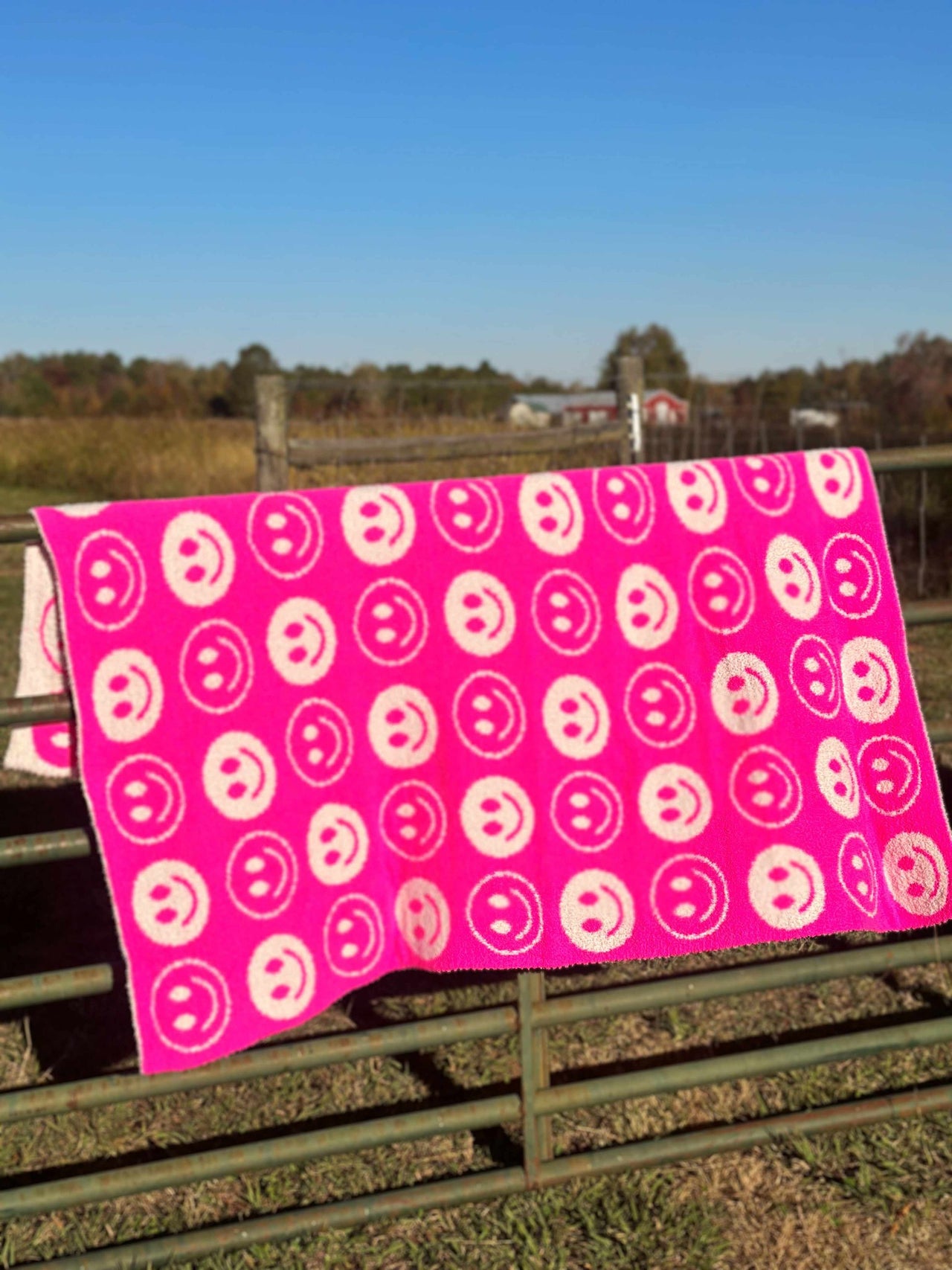 Cuddle Up Smile Blanket - Neon Pink