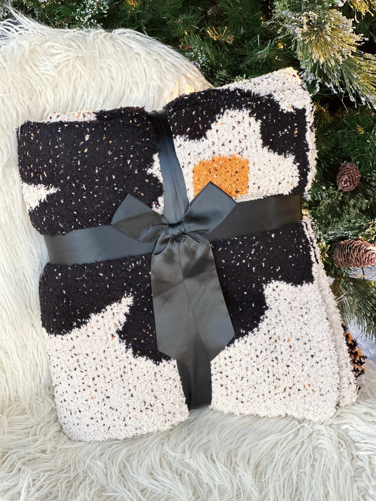 Cuddle Up Blanket - Black Floral