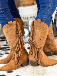 Thumbnail for Brown fringe cowgirl boots in suede.