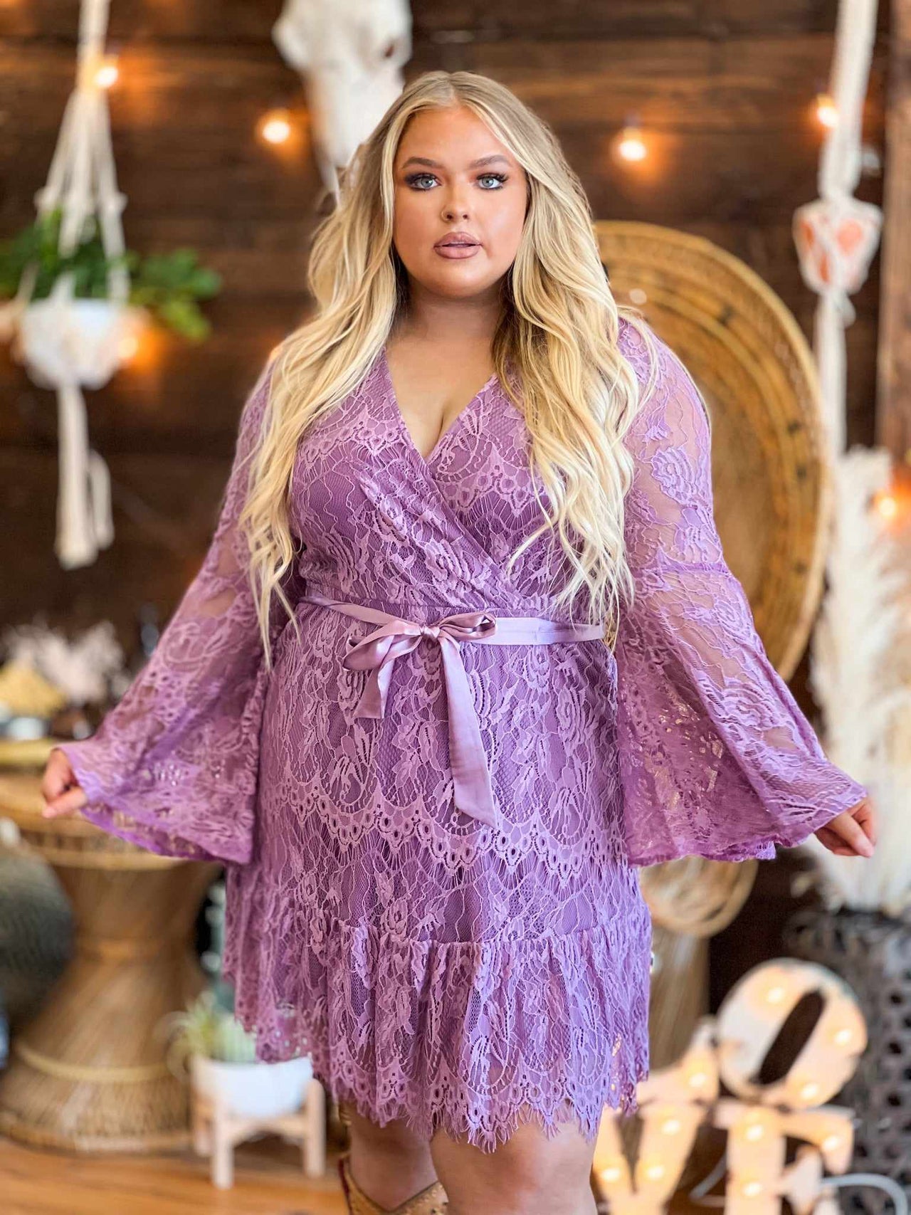 V-neck short lace dress in purple.